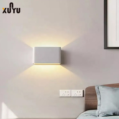 Kinkiety w górę iw dół Aluminiowy korpus Nowoczesna oprawa kinkietowa LED