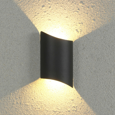 Zewnętrzna lampa ścienna w górę iw dół, nieregularna, dwugłowa, wodoodporna
